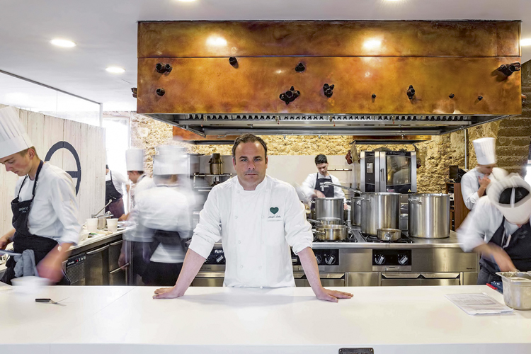 ANGEL-LEON-APONIENTE-1.jpg O PIONEIRO - Ángel León: o chef espanhol inaugurou o modismo no Aponiente -