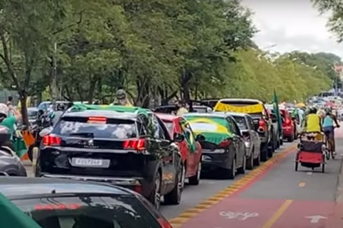 Manifestantes no Ibirapuera em 14 de março de 2021