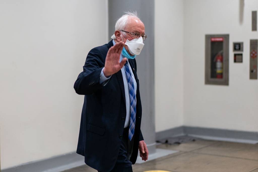 Senador americano Bernie Sanders comemora decisão que beneficiou Lula