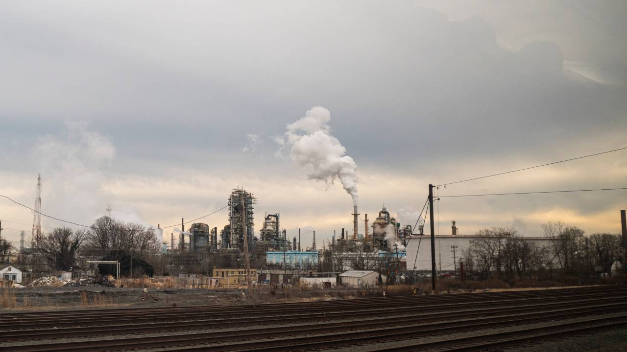 Refinaria de petróleo em New Castle, EUA - 08/01/2021