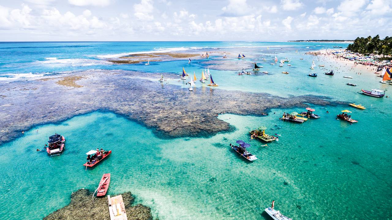 NO PARAÍSO - porto de Galinhas, em Pernambuco: o Nordeste é preferência nacional -