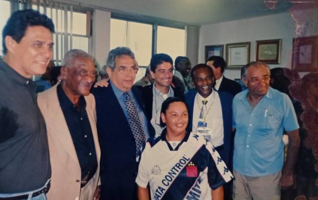 Com Roberto Dinamite, Eurico Miranda, Bebeto na festa do centenário do clube, em 1998 –