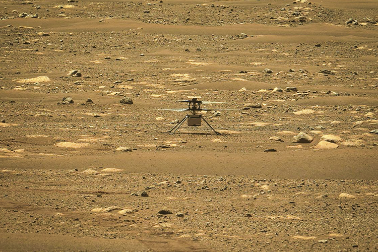PEQUENO NOTÁVEL - O helicóptero captado pelo rover em Marte: feito histórico -