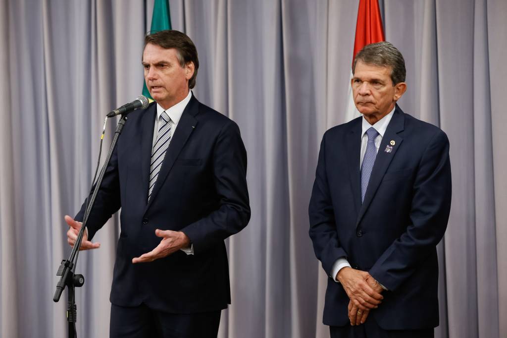 Bolsonaro inventa mais uma crise 