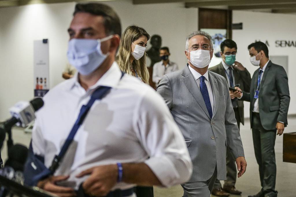 CPI-COVID-FLAVIO-BOLSONARO-RENAN-CALHEIROS-2021-02.jpeg ***ATENÇÃO - USO RESTRITO - PAGAMENTO POR REUTILIZAÇÃO***