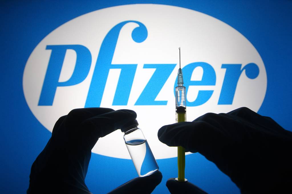 Vacina bivalente da Pfizer contra Covid tem registro definitivo da Anvisa