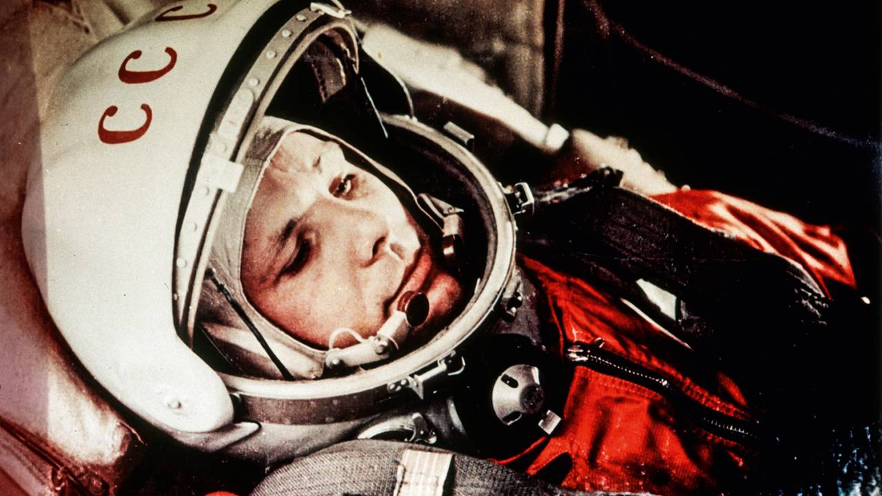 TRIUNFO - Gagarin a bordo da Vostok I: a primeira corrida espacial foi vencida pelos soviéticos -