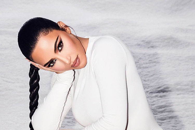 KIM KARDASHIAN -