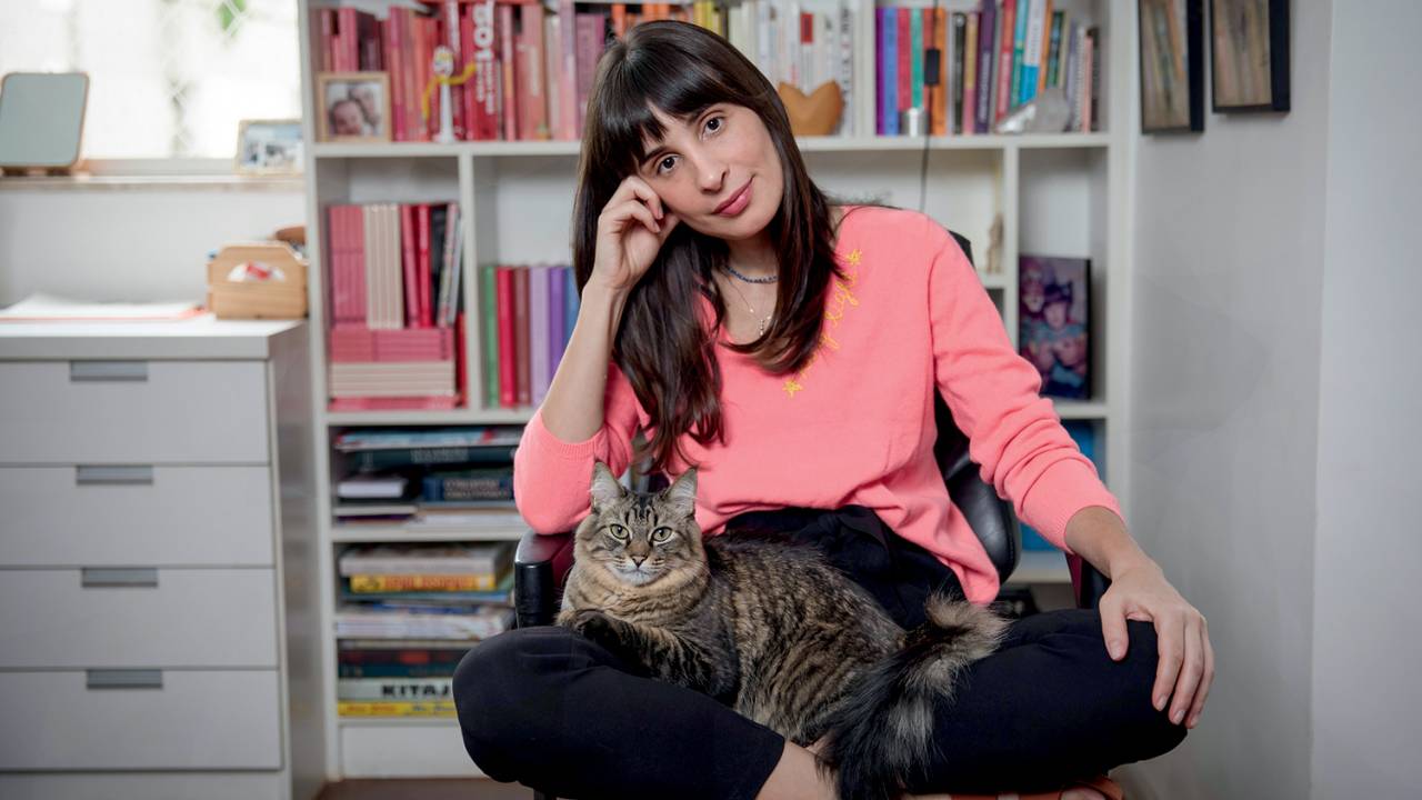 AUTOCRÍTICA - Camila, podcaster de grande sucesso que não escuta o próprio trabalho: “Sinto-me insuficiente” -