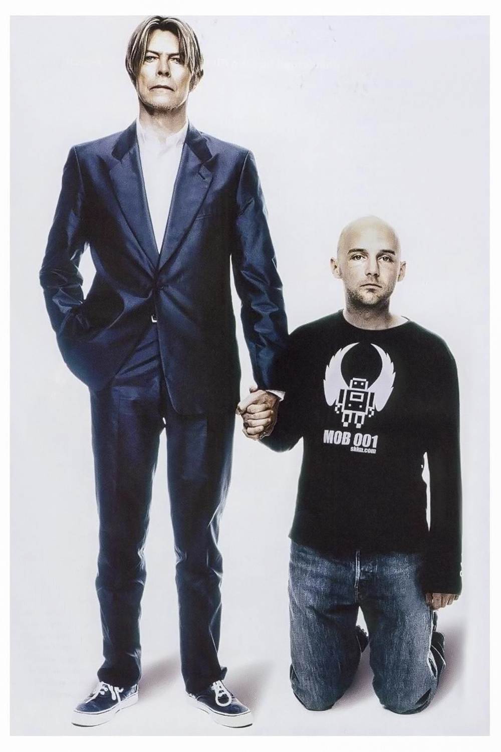 David-Bowie-Moby.jpg AMIZADE - O DJ, ajoelhado aos pés de Bowie: vizinhos e parceiros em Nova York -