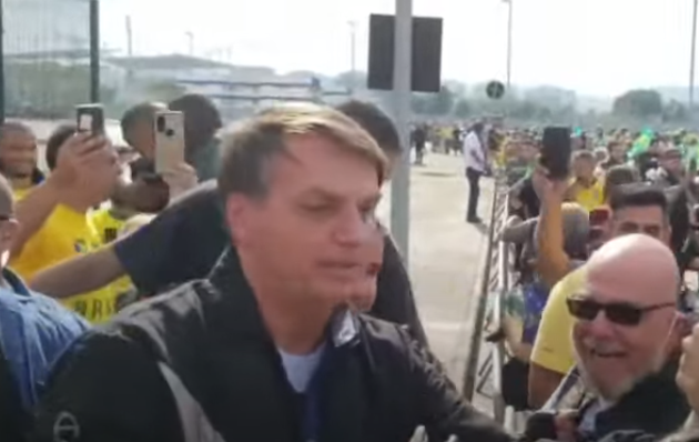 Leniência militar produziu Bolsonaro-Pazuello