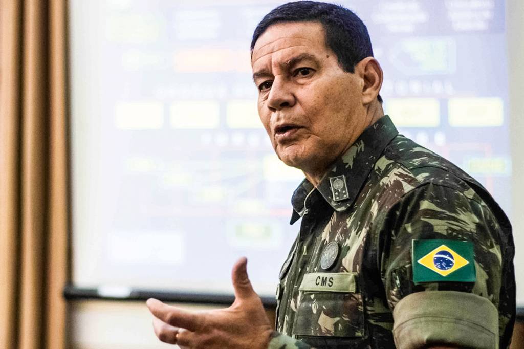 Mourão diz que Bolsonaro é vítima de “destruição de reputação”