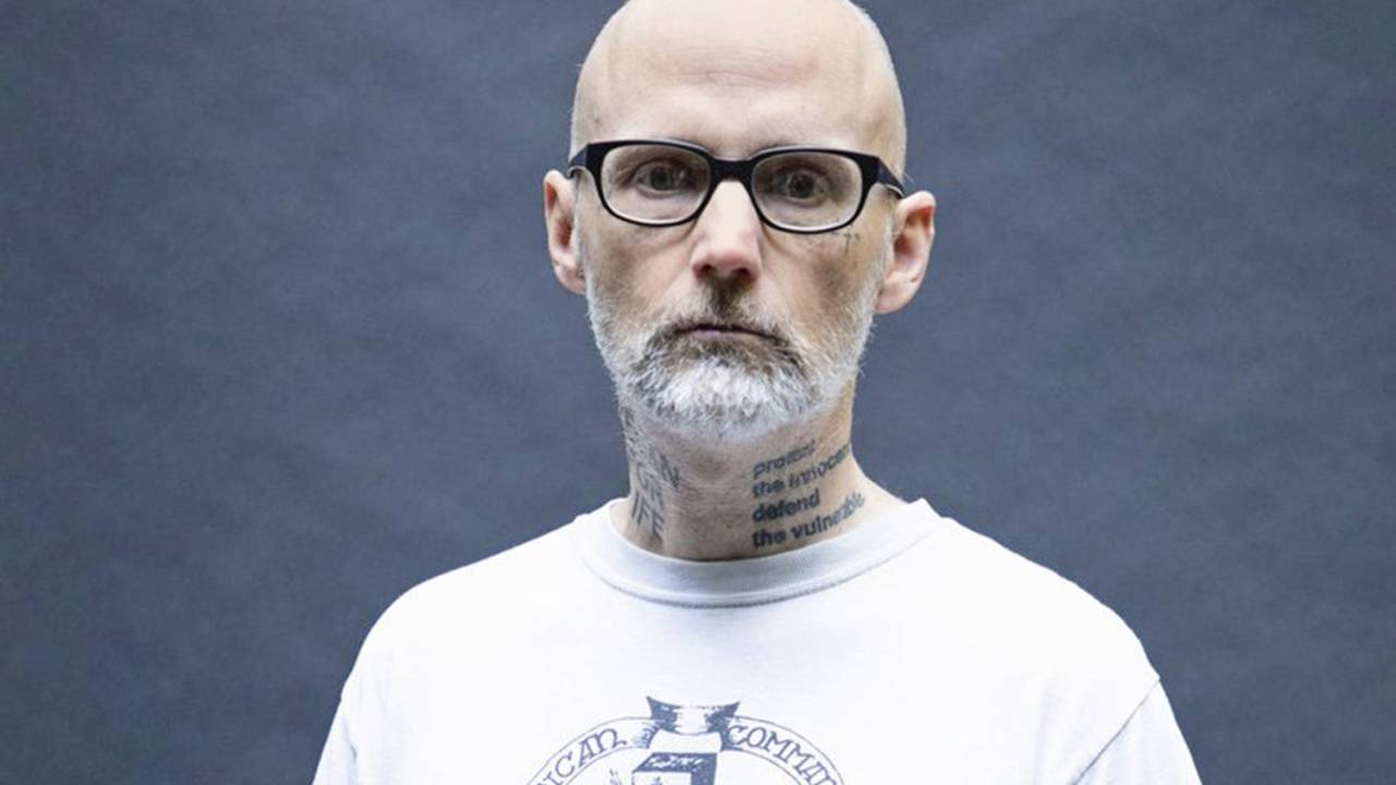CARA NORMAL - Moby: “Sou só um careca que usa óculos. O mundo está cheio de caras assim” -