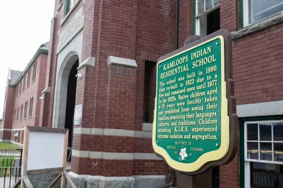 escola indígena no Canadá