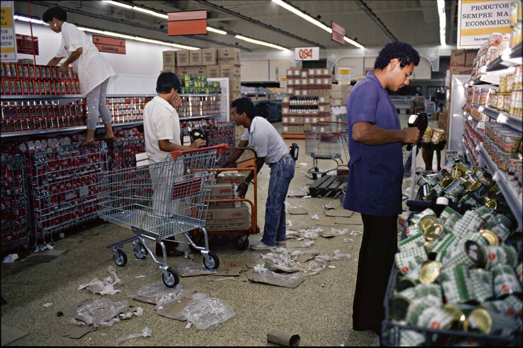 IINFLAÇÃO-REMARCAÇAO-PREÇOS-51.jpg CAOS - Anos 1980: descontrole -