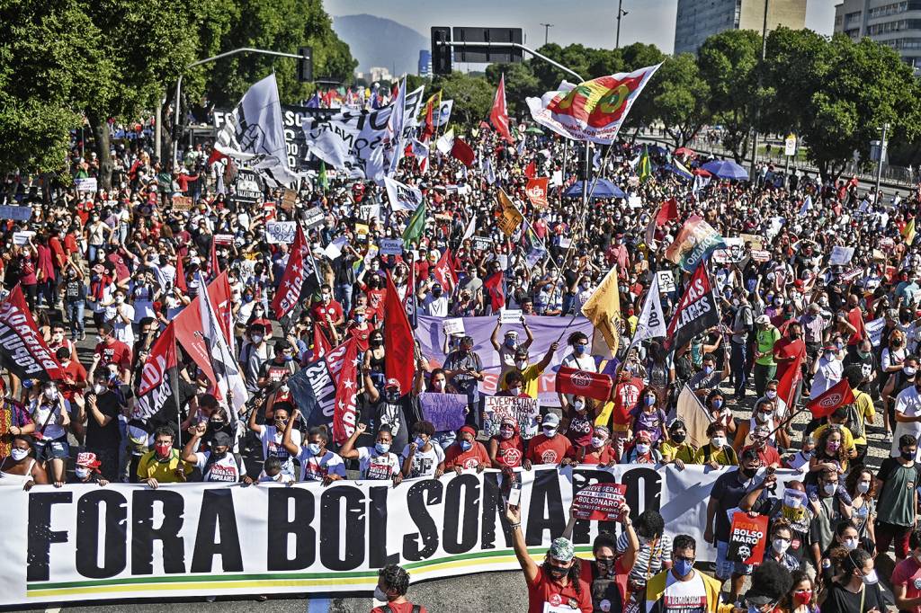 000_9DV2AA.jpg Protesto da esquerda pelo impeachment do presidente Jair Bolsonaro no DF