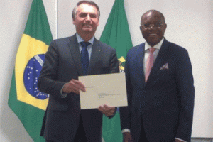 Presidente Jair Bolsonaro com chanceler angolano, Manuel Augusto