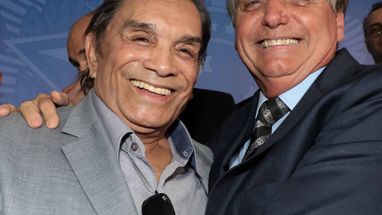Humorista Dedé Santana, fundador do Os Trapalhões