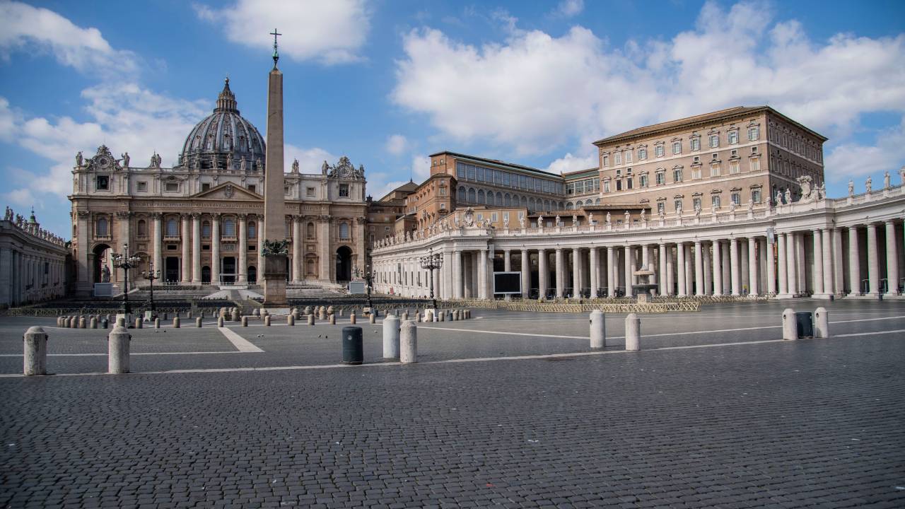 Vista geral da Praça de São Pedro, Vaticano.