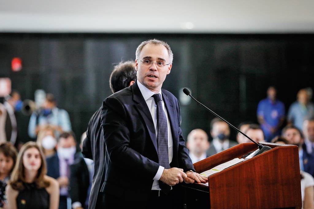 29/04/2020 Solenidade de Posse do Ministro da Justiça e Seguran O INDICADO - Mendonça: para Mendes, “um dos quadros mais qualificados” -