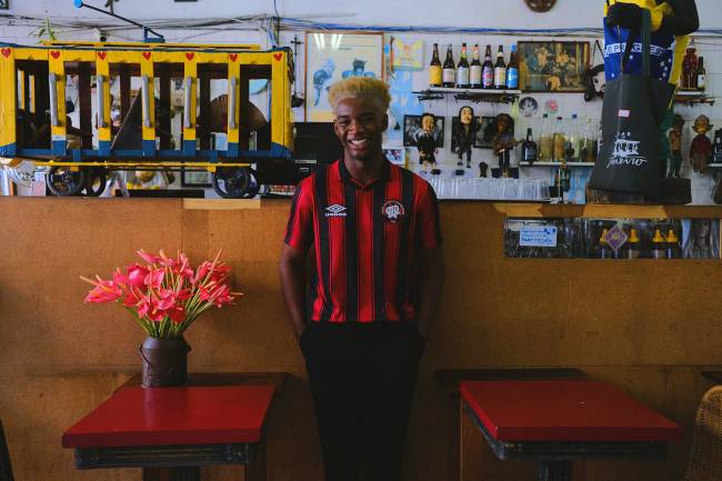 Modelos vintage da camisa do Athletico -