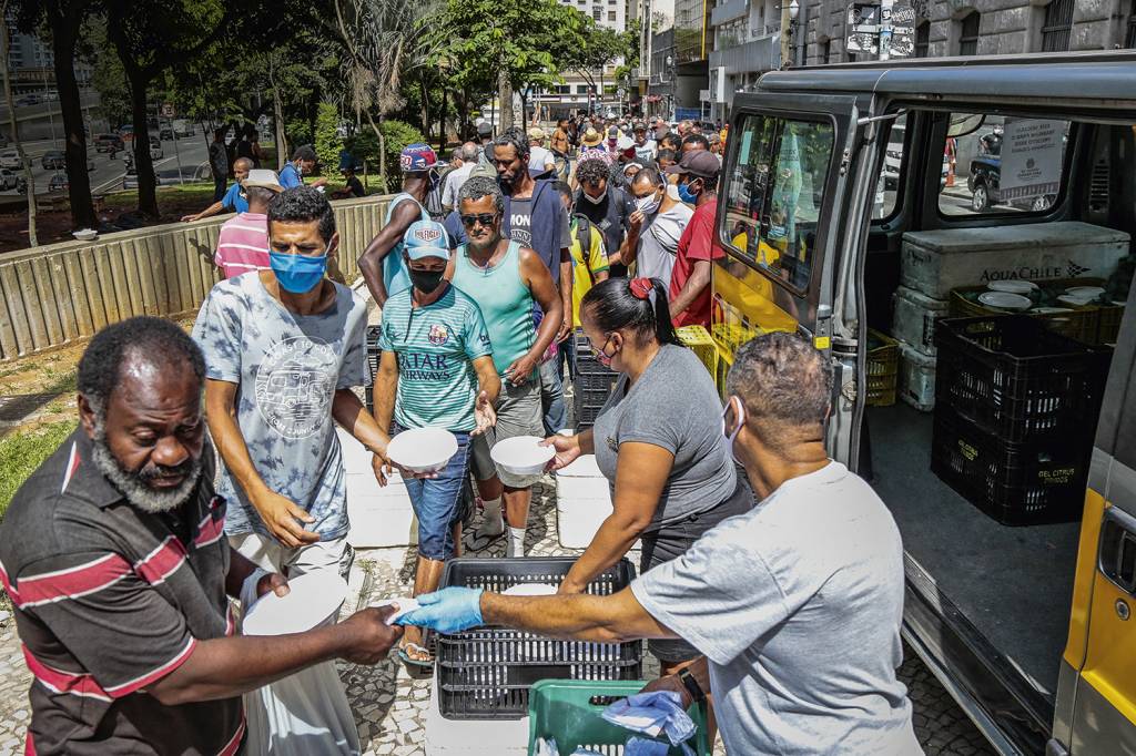 000_96R27W.jpg DESAFIO - Distribuição de refeições: novo Bolsa Família terá peso na campanha -