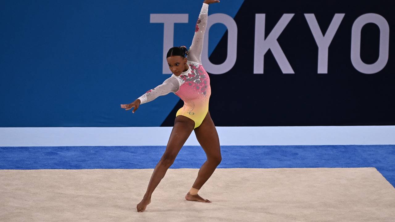 Brazil's Rebeca Andrade competes in the artistic gymnastics women's floor exercise final during the Tokyo 2020 Olympic Games at the Ariake Gymnastics Centre in Tokyo on August 2, 2021. (Photo by Lionel BONAVENTURE / AFP)