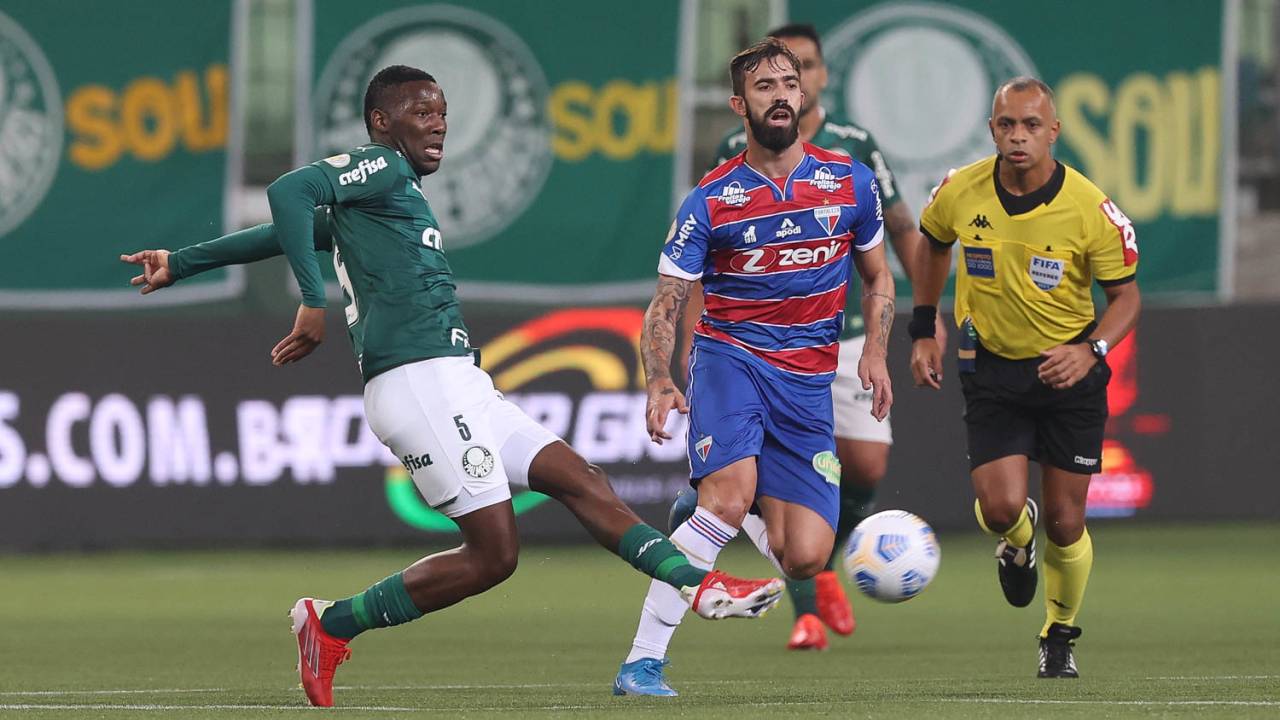 Fortaleza venceu o Palmeiras por 3 a 2 e seguiu no topo do Brasileirão -