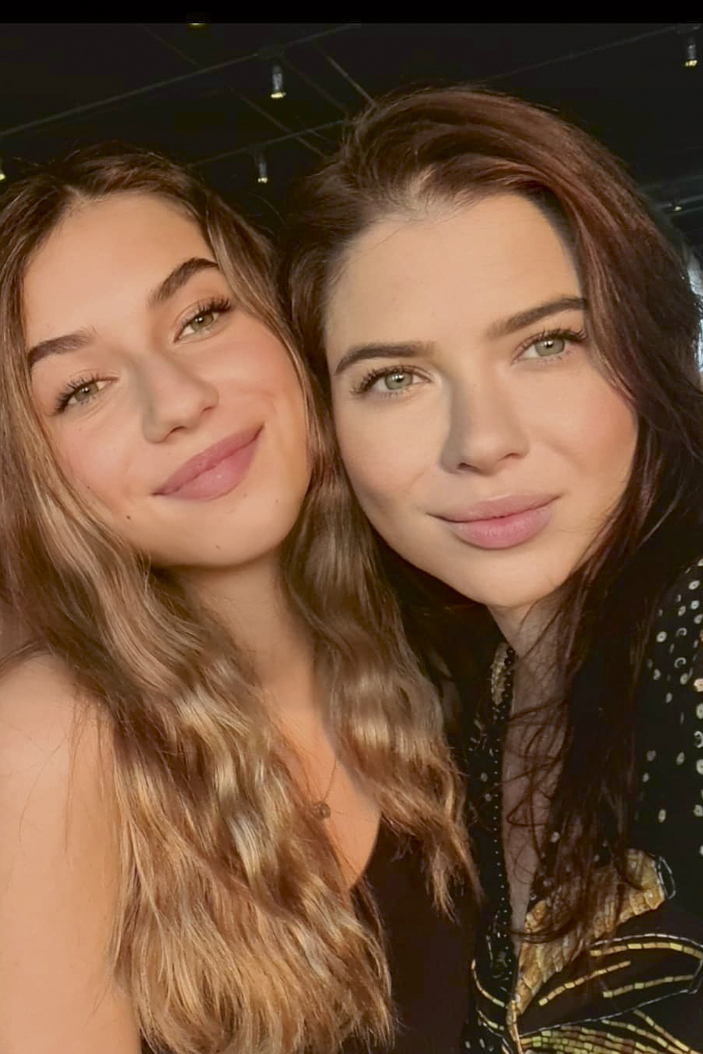 FE-ROCHA-KANNER—INSTAGRAM-@FEROCHAKANNER-80-2021.jpg Nina Rios, 14 anos, que tinha 2 milhões de seguidores, e a mãe, Fernanda, 38 -