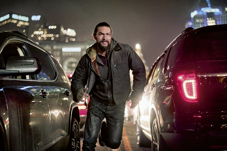 VINGATIVO - Momoa no filme: entre as típicas cenas de pancadaria, o ator expõe sua veia dramática em trama sobre o luto -