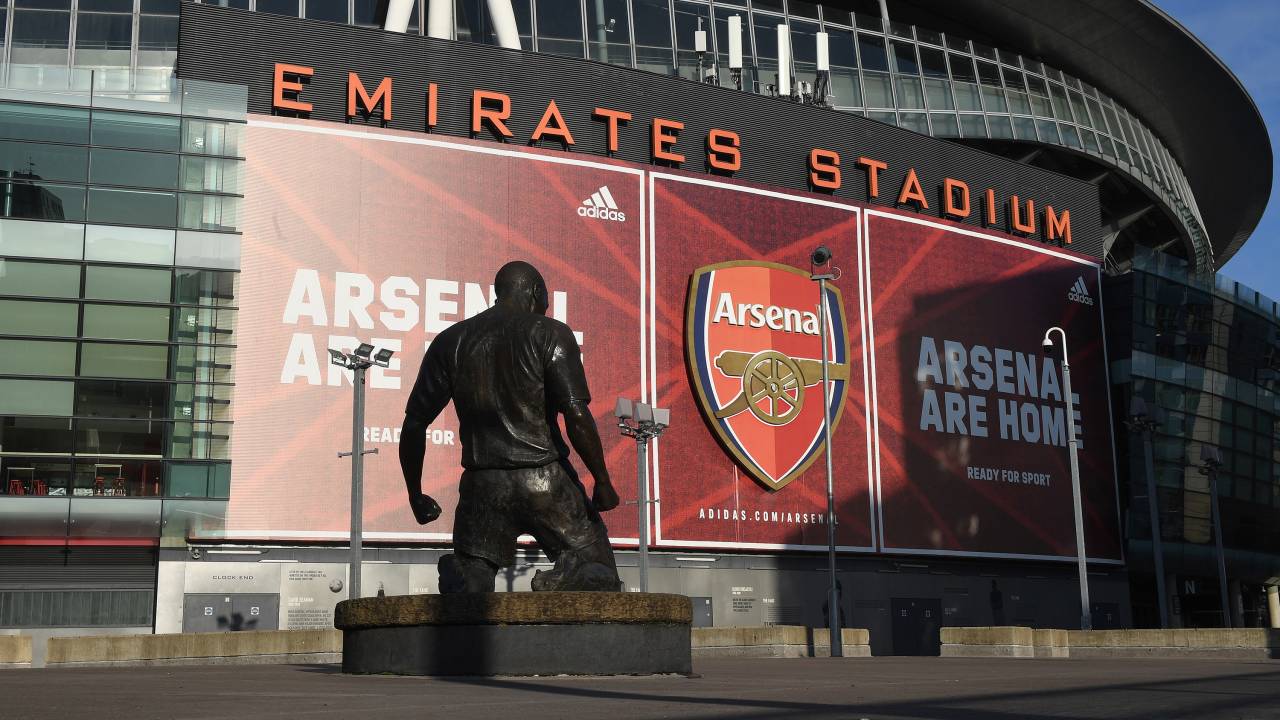 LONDON, ENGLAND - NOVEMBER 05: The Thierry Henry statue outside the Emirates stadium during the UEFA Europa League Group B stage match between Arsenal FC and Molde FK on November 05, 2020 in London, England. (Photo by Stuart MacFarlane/Arsenal FC via Getty Images)