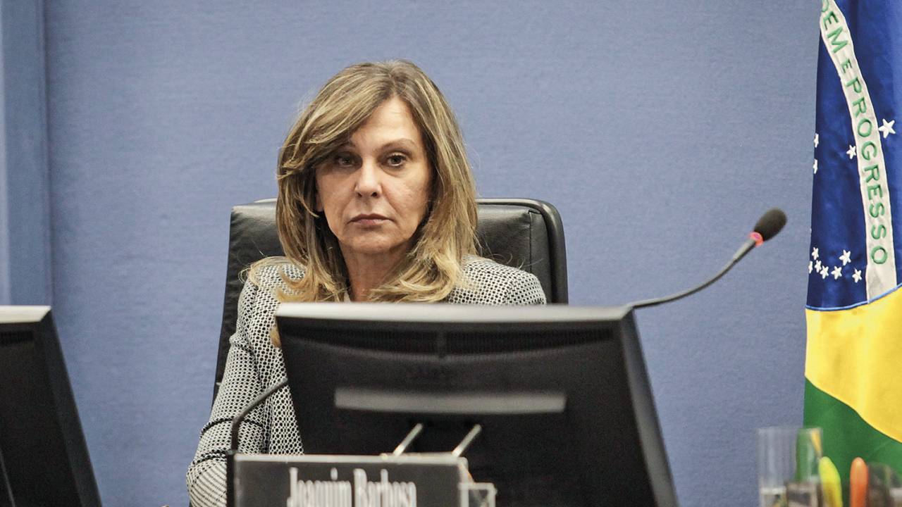 FAVORITA - Lindora Araújo: subprocuradora-geral é cotada para substituir Aras caso ele consiga virar ministro do STF -