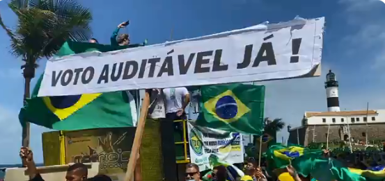 Ato de apoiadores do presidente Jair Bolsonaro em favor do voto impresso Ato de apoiadores do presidente Jair Bolsonaro em favor do voto impresso