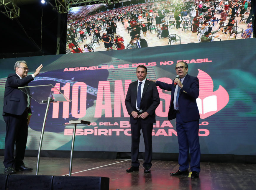 Sóstenes 03 O deputado Sóstenes Cavalcante (esquerda), agora presidente do DEM no Rio, Bolsonaro e Silas Malafaia, líder da fração neopentencostal Vitória em Cristo, no Pará, em junho —