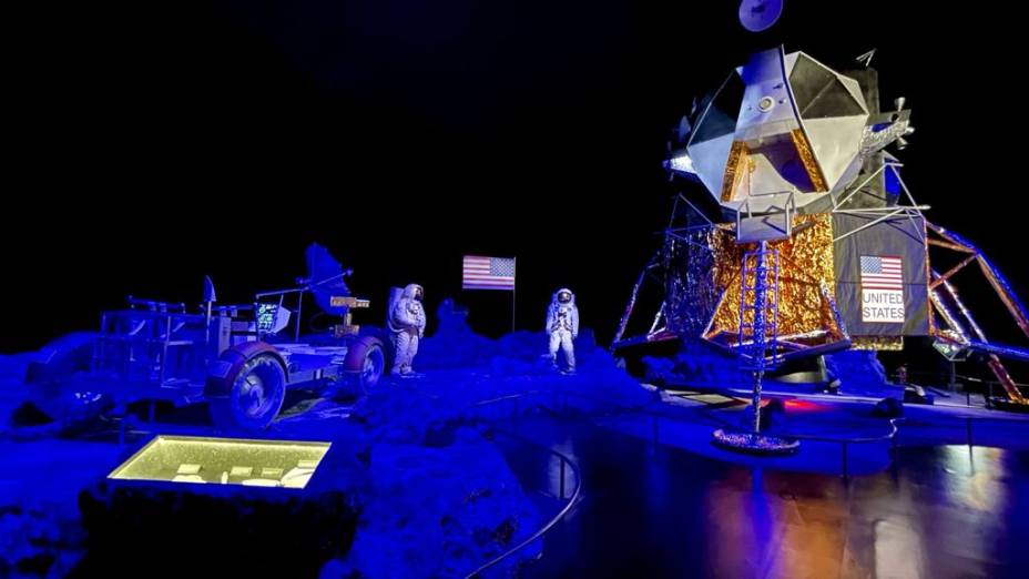 Exposição 'Space Adventure' traz réplicas e objetos originais da exploração espacial