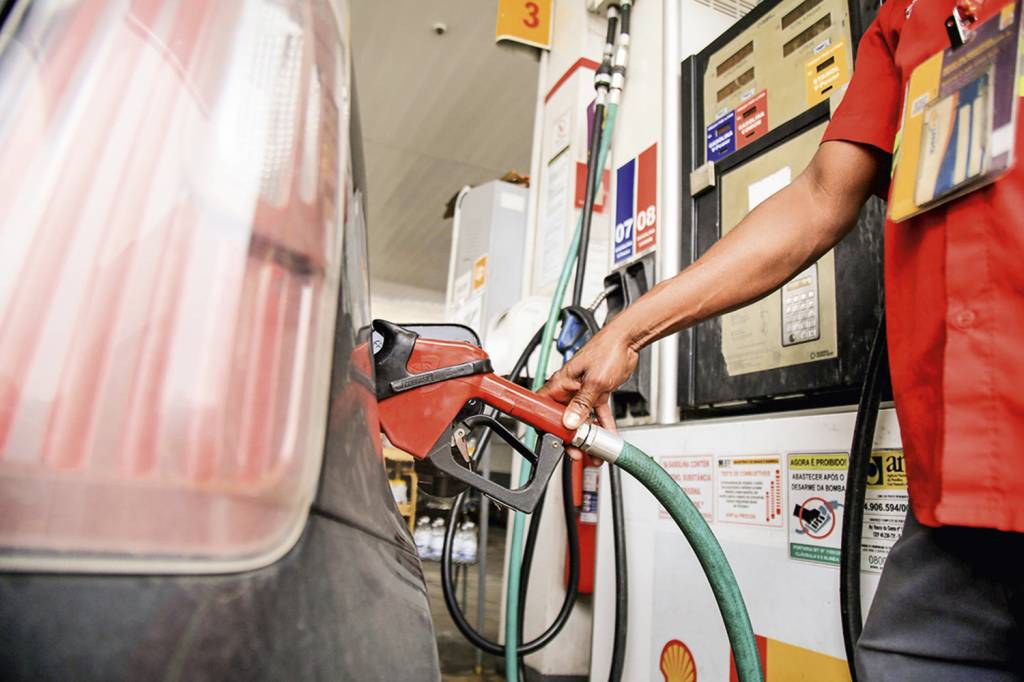 20210706163602648_84.jpg ENERGIA CARA - Posto de gasolina: o preço do combustível disparou -