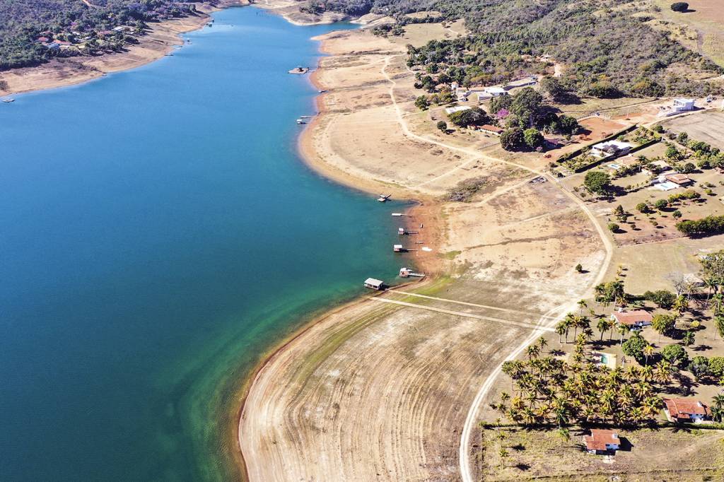 2098881_fotoarena.jpg ESTIAGEM - Lago da Usina Hidrelétrica de Furnas: a perspectiva de risco energético é mais um problema no horizonte -