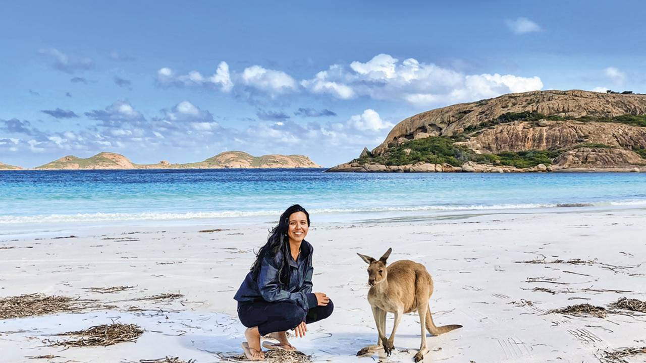 NA TERRA DO CANGURU - Doutora em química, a maranhense Adriana Pires Vieira foi contratada por uma universidade australiana para desenvolver pesquisas em energias renováveis. “Eu senti um misto de alegria e tristeza porque o país que me formou não aproveitou o conhecimento que tenho a oferecer”, afirma, ao se lembrar de quando recebeu o visto voltado a pessoas com conhecimentos excepcionais. -
