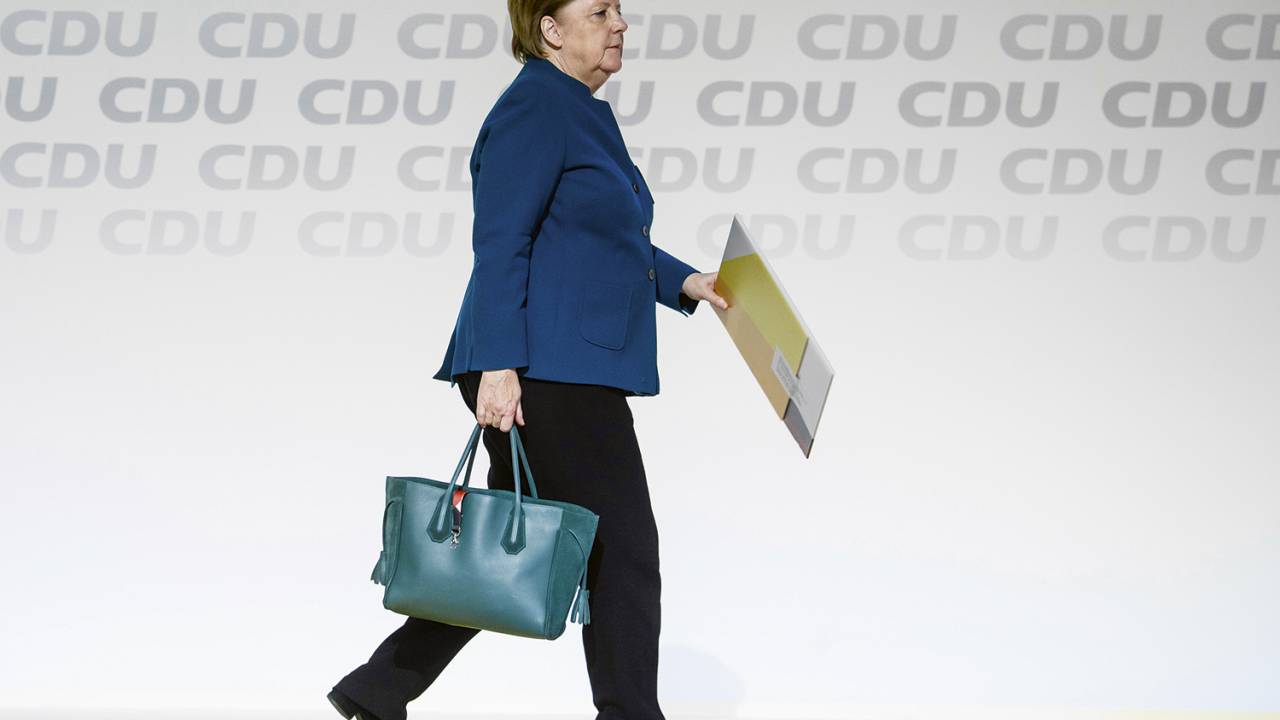 APOSENTADORIA - A discreta Merkel: retirada voluntária do governo e do Parlamento, conforme anunciou em 2018 -