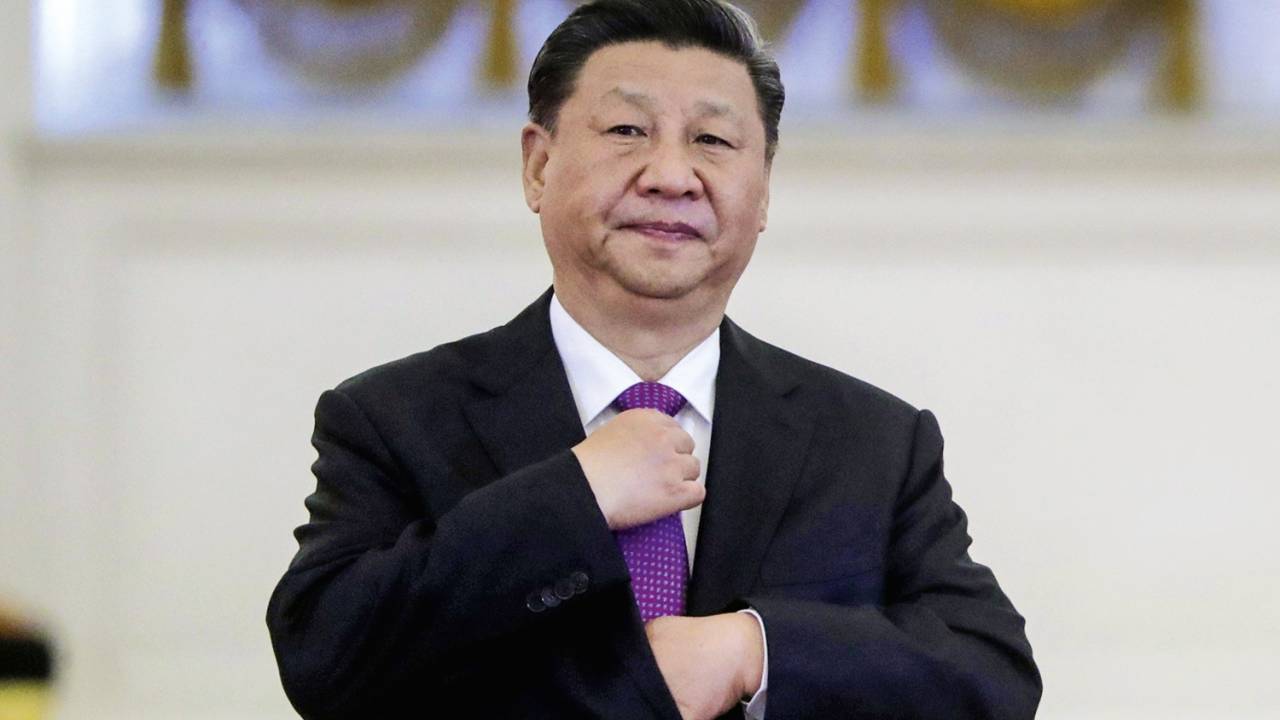 MÃO DE FERRO - Xi Jinping: interferência cada vez maior nas empresas -