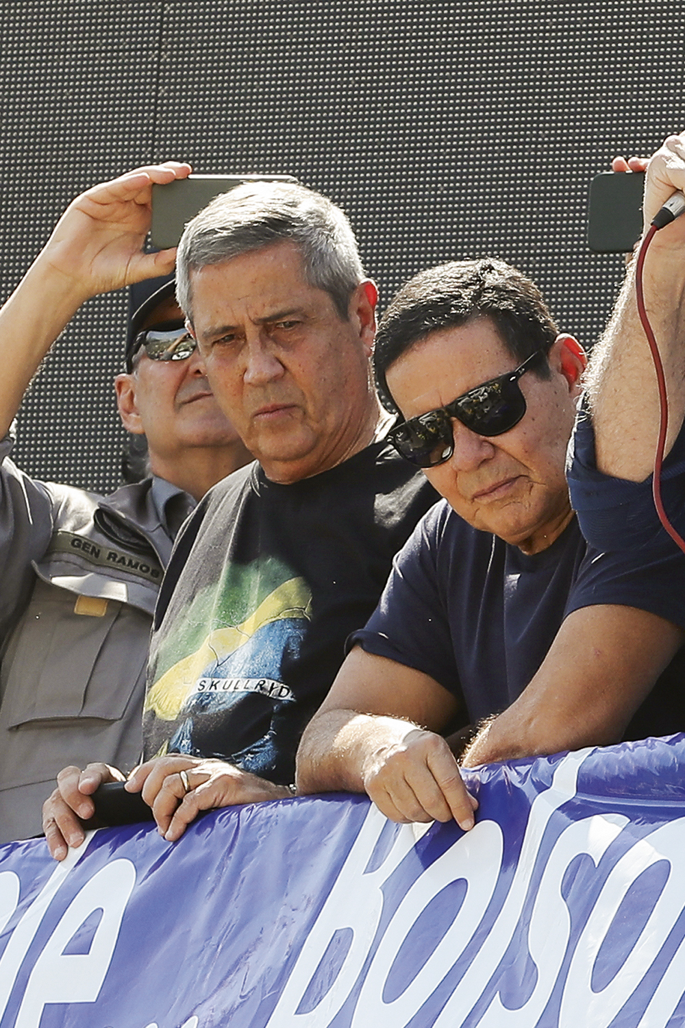 WALTER-BRAGA-NETTO-MOURAO-7-SETEMBRO-2021-088 RETAGUARDA - Braga Netto e Mourão: mensagem subliminar de apoio militar -