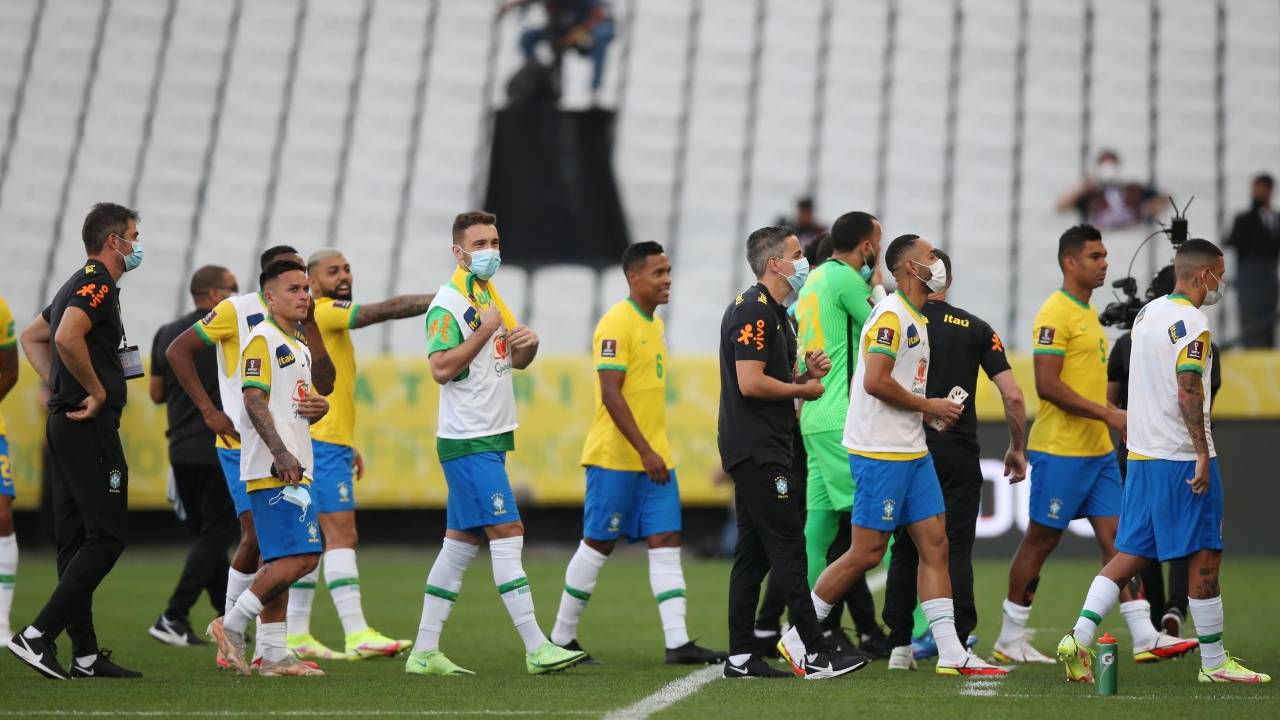 Partida entre Brasil e Argentina foi suspensa, em Itaquera