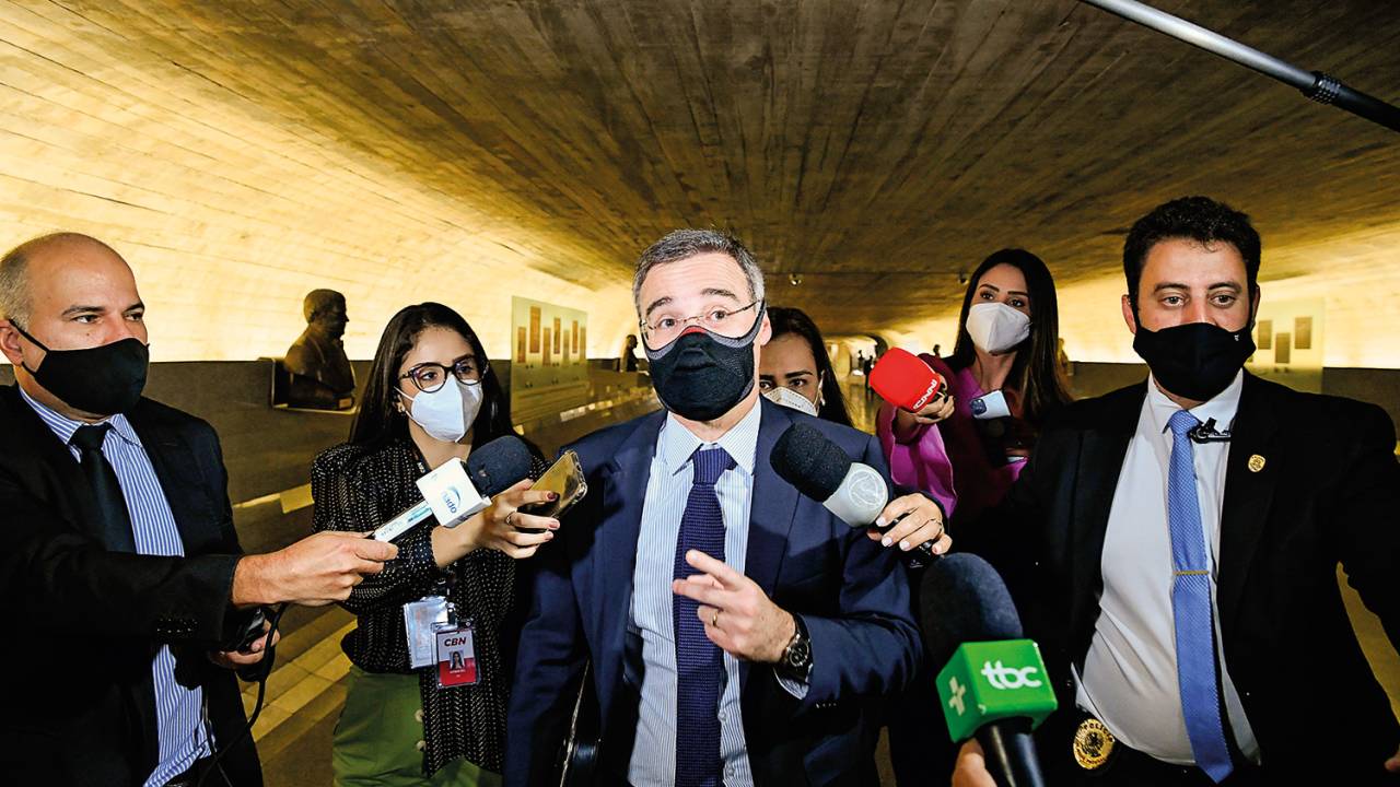 VIA-CRÚCIS - André Mendonça: promessa de que a sabatina no Senado ocorrerá até o fim do mês -