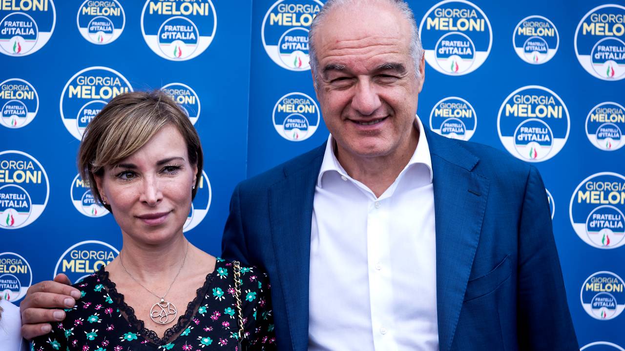 Rachele Mussolini ao lado do candidato a prefeito pelo partido Irmãos da Itália (FdI), Enrico Michetti - 07/09/2021
