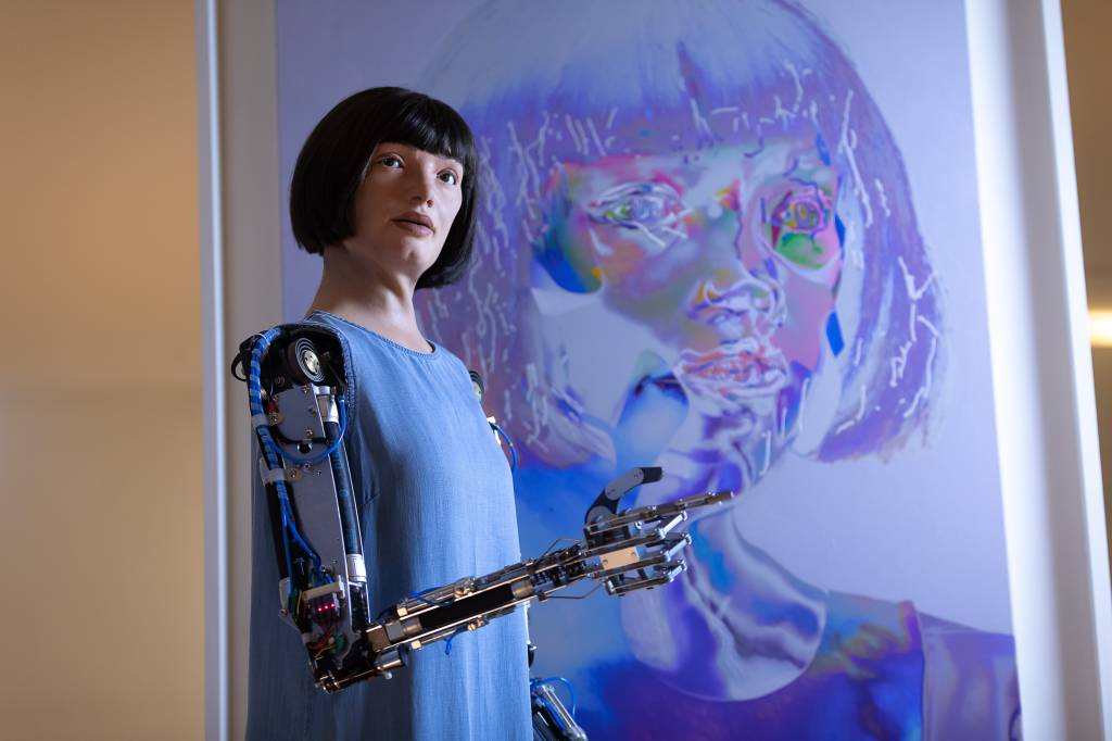 “AI-DA: The World’s First Robot Artist” At The Design Museum – Press View /