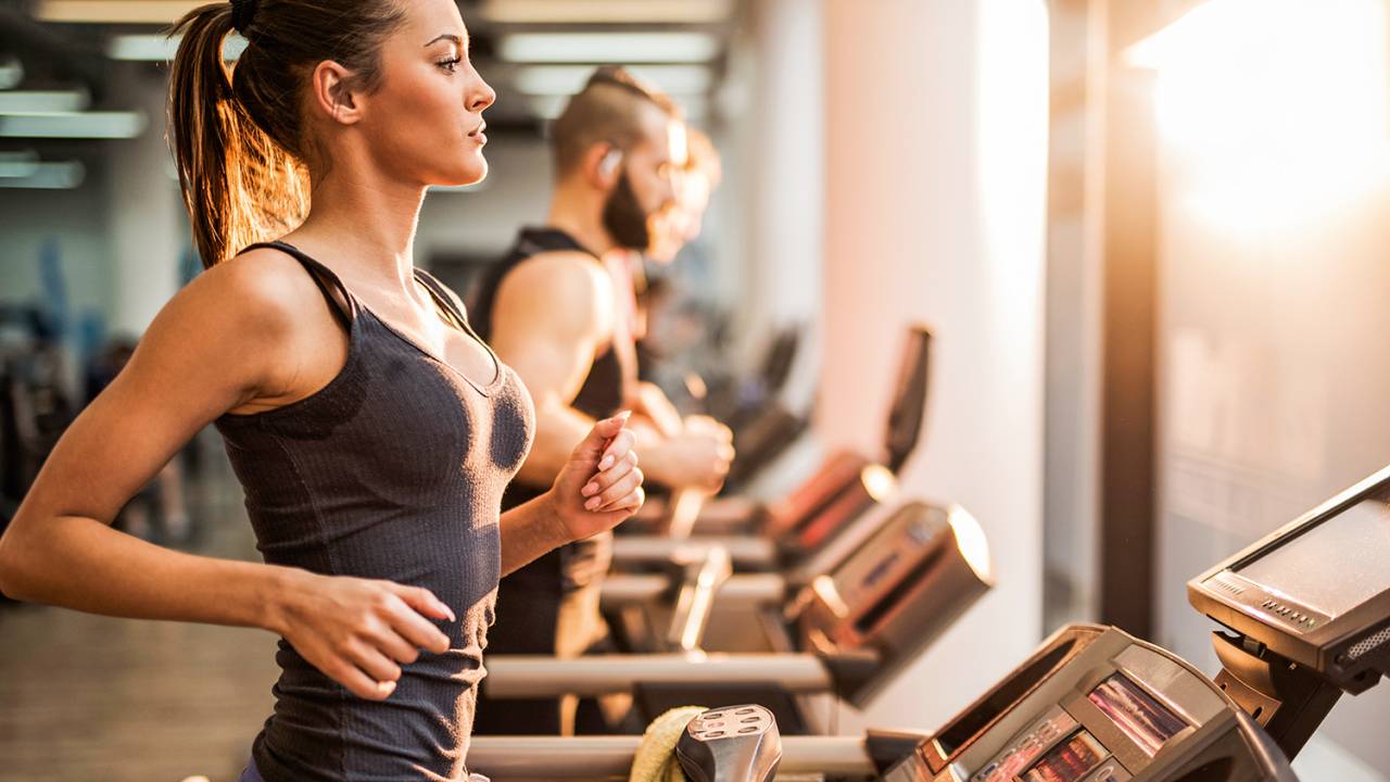 CURTO E EFICAZ - Picos e descanso: alternar períodos curtíssimos de corrida com caminhada é uma das opções -