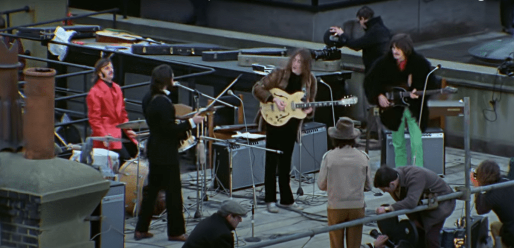 Bastidores do Último show dos Beatles, em janeiro de 1969, no telhado da Apple Records, em Londres