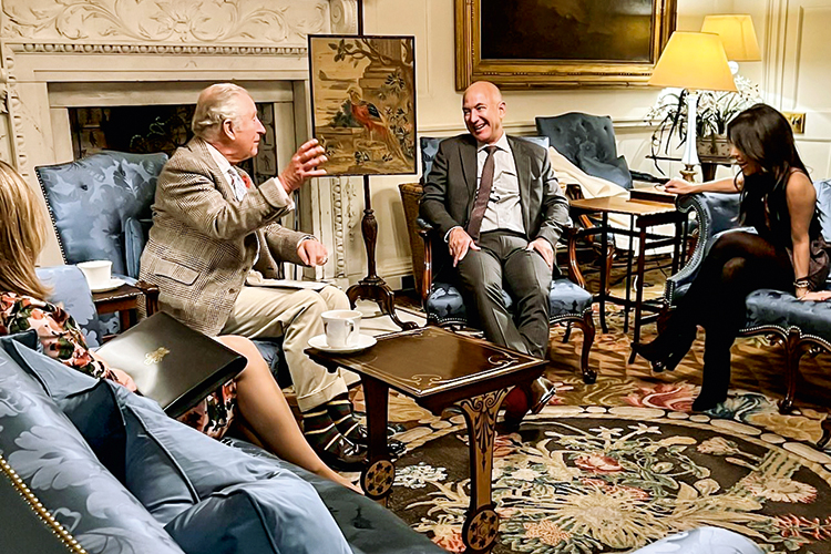 O encontro do príncipe Charles com Jeff Bezzos, da Amazon