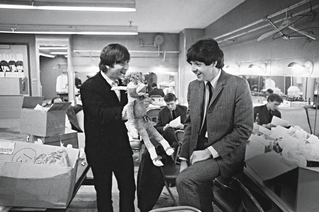 BEATLES-12-01_M157_89-4.jpg AMIZADE - John Lennon: o ex-beatle foi o principal parceiro de composições de Paul -