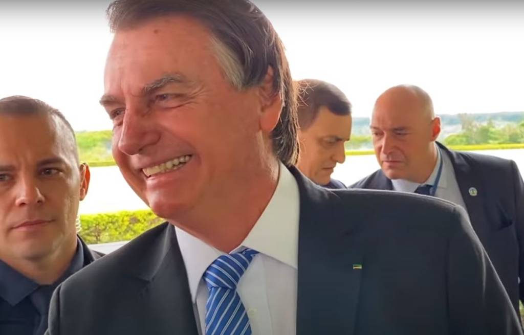 ‘Falta acertar um estado ou outro’, diz Bolsonaro sobre ida para o PL